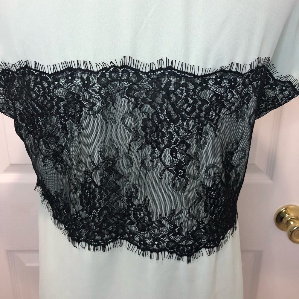 Mona B mint green with black lace blouse - Picture 10 of 14